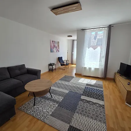 Appartement Grosszuegiges Im Obergeschoss